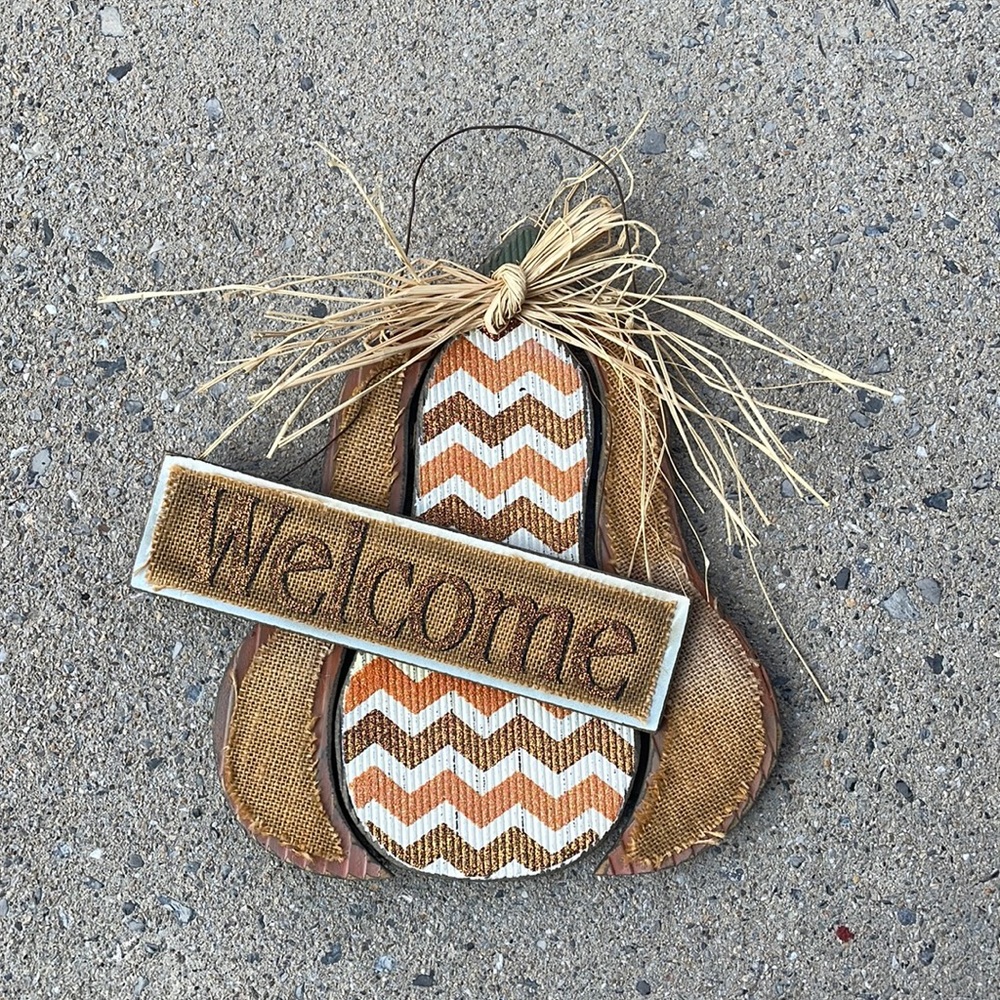 Fall door wrath, welcome, sign, pumpkin in orange, glitter, burlap, and raffia